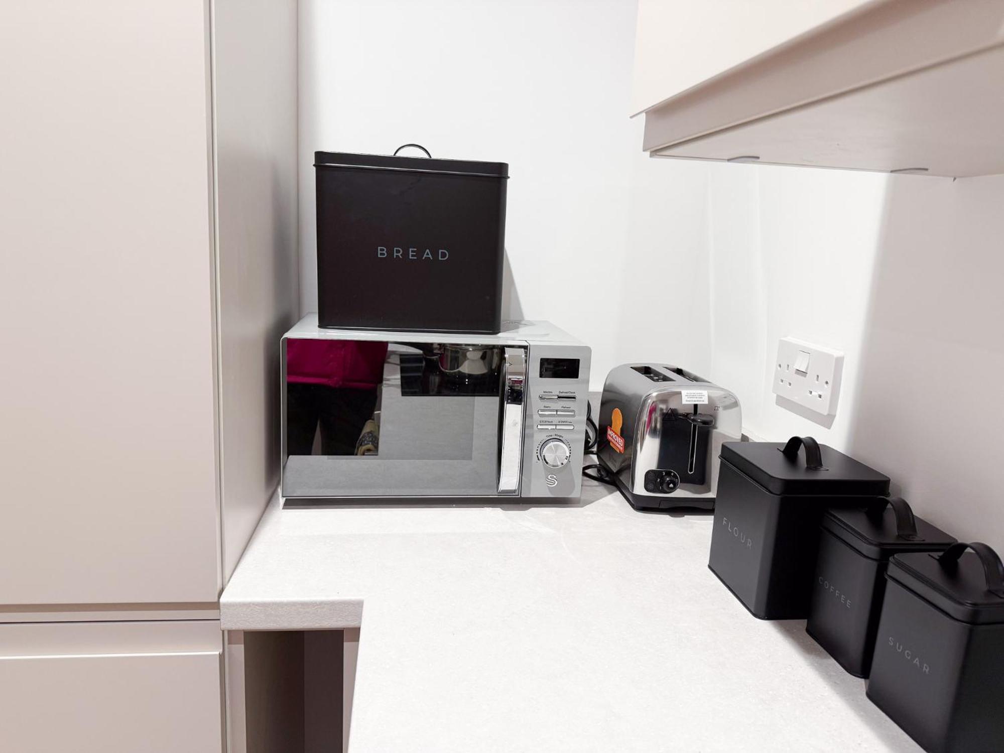 Spacious Modern 1 Bed Apartments In St Neots - Perfect For Contractors & Professionals - Free Parking - Wifi - Fully Equipped Kitchen - Smart Tv Ideal For Work Stays And Long Projects Exterior photo